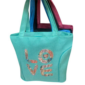 Tote bag with "Love" theme